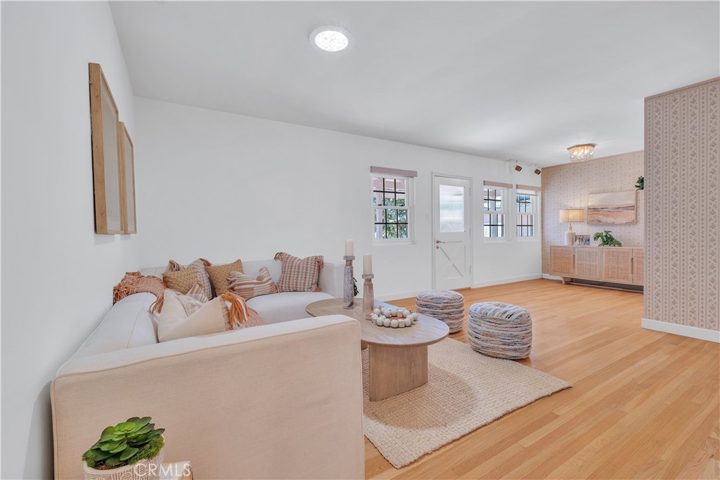 504 Kansas Street El Segundo, CA 90245 - Photo 5 of 44 Gallery Image 5