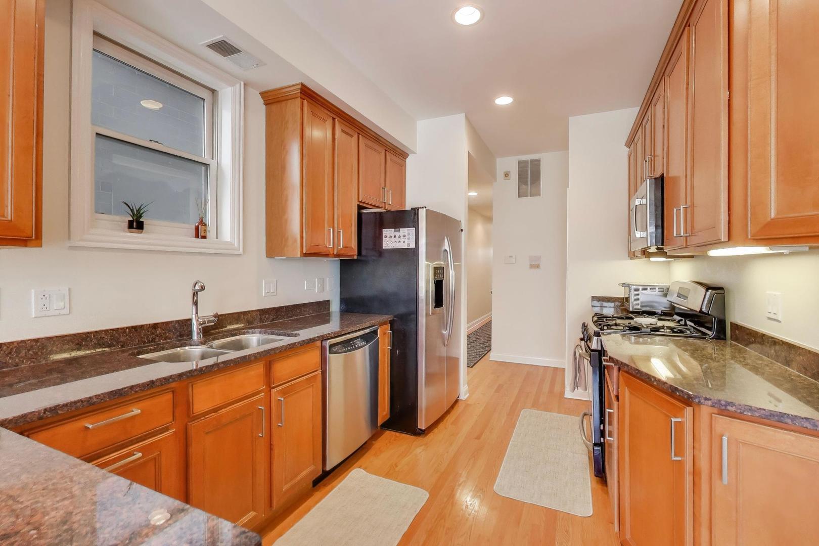 1442 West Cortez Street, Unit 2 Chicago, IL 60642 - Photo 7 of 24