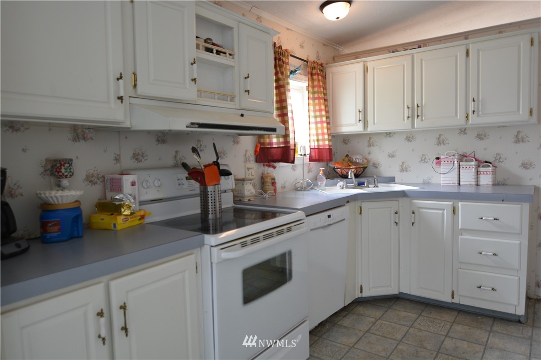 5506 Mt Solo Road Longview, WA 98632 - Photo 8 of 25