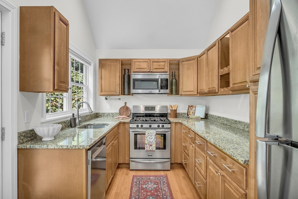 43 B Ossamequin Road Billerica, MA 01821 - Photo 9 of 38 Gallery Image 9