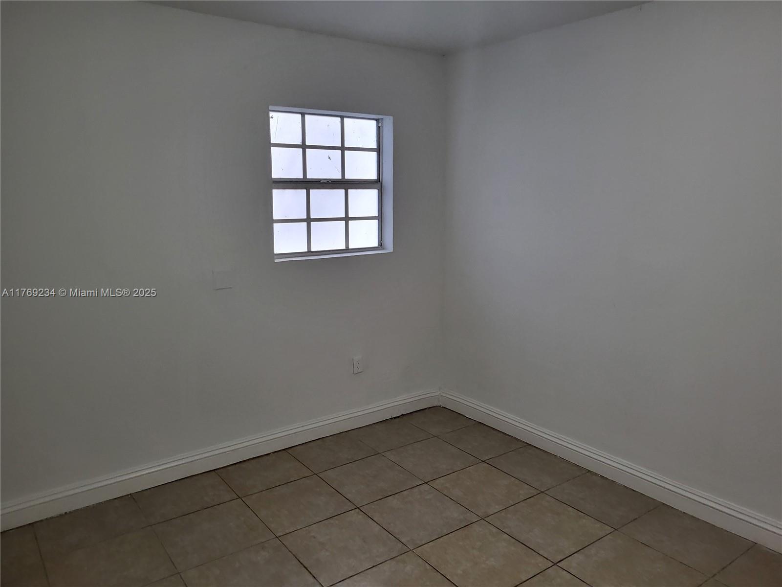 1170 Northeast 185th Street Miami, FL 33179 - Photo 14 of 25