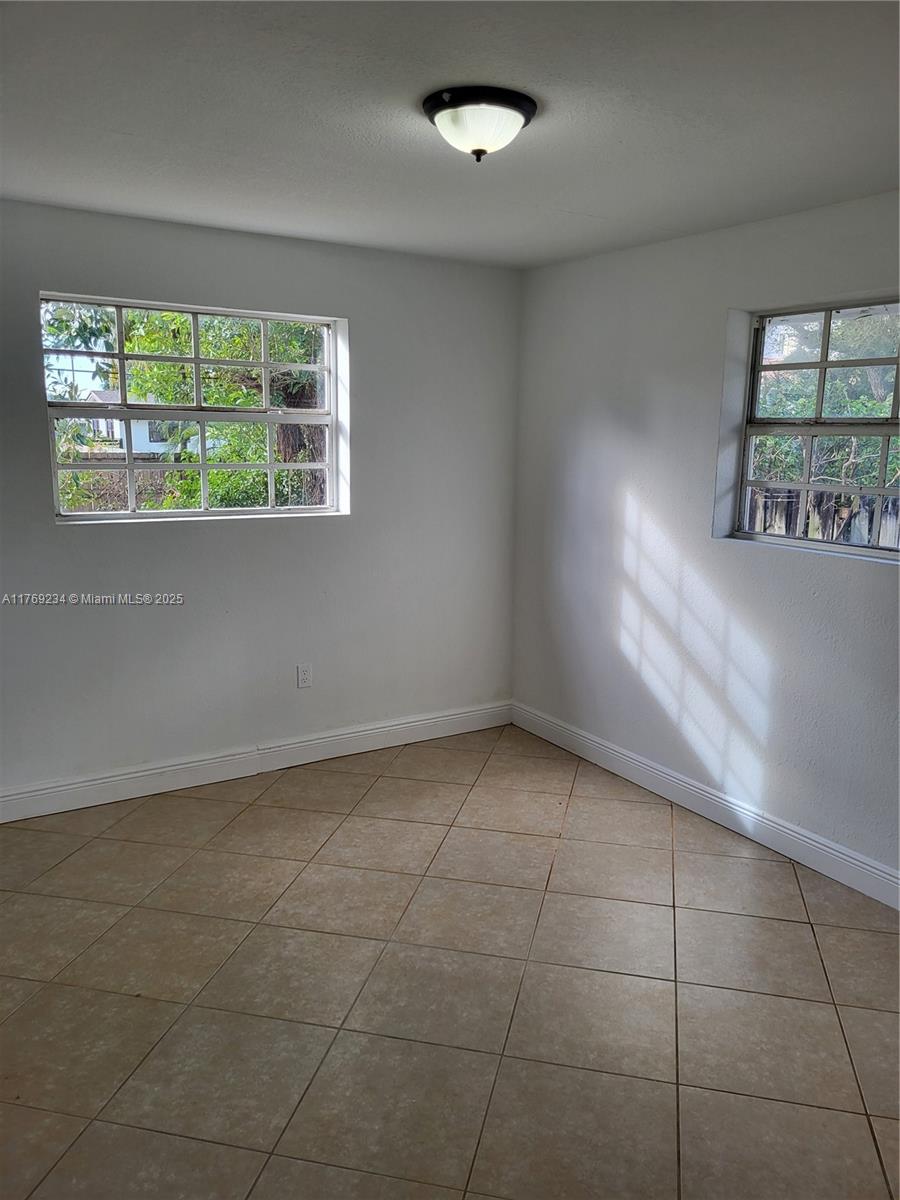 1170 Northeast 185th Street Miami, FL 33179 - Photo 19 of 25