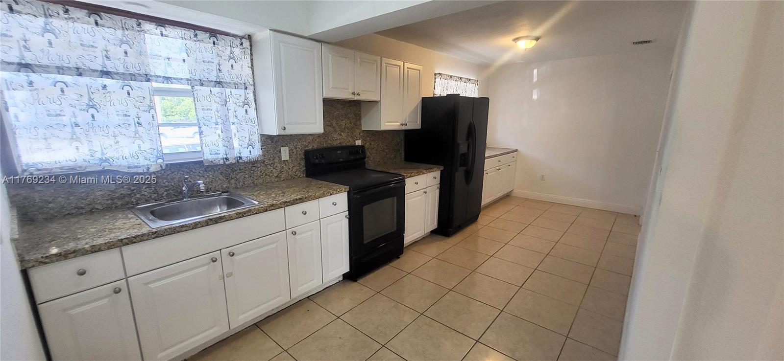 1170 Northeast 185th Street Miami, FL 33179 - Photo 23 of 25