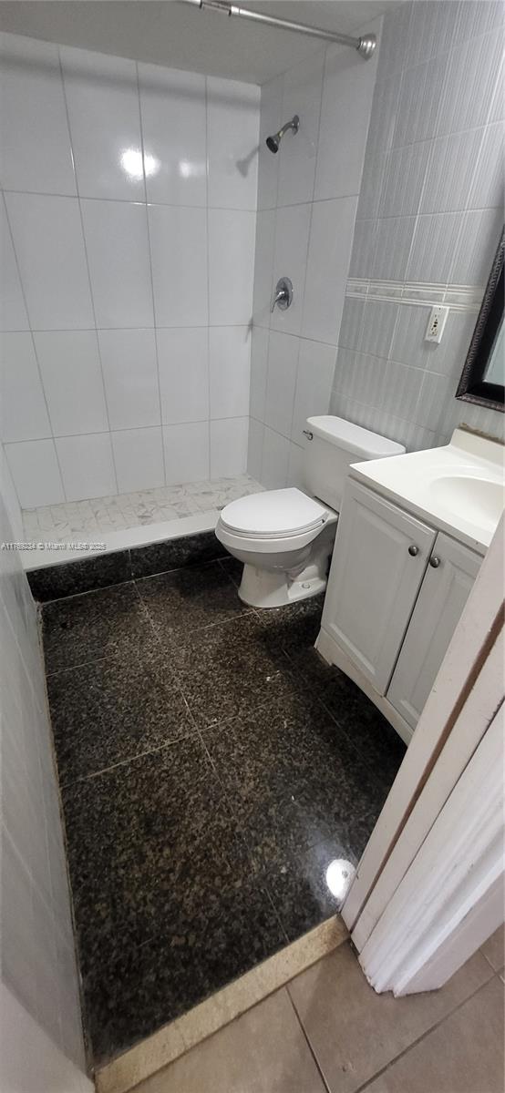 1170 Northeast 185th Street Miami, FL 33179 - Photo 24 of 25