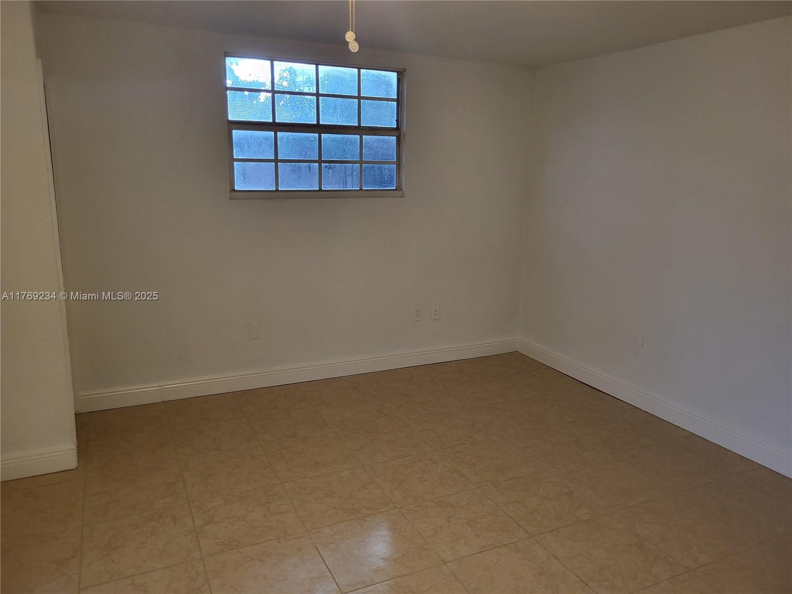 1170 Northeast 185th Street Miami, FL 33179 - Photo 4 of 25