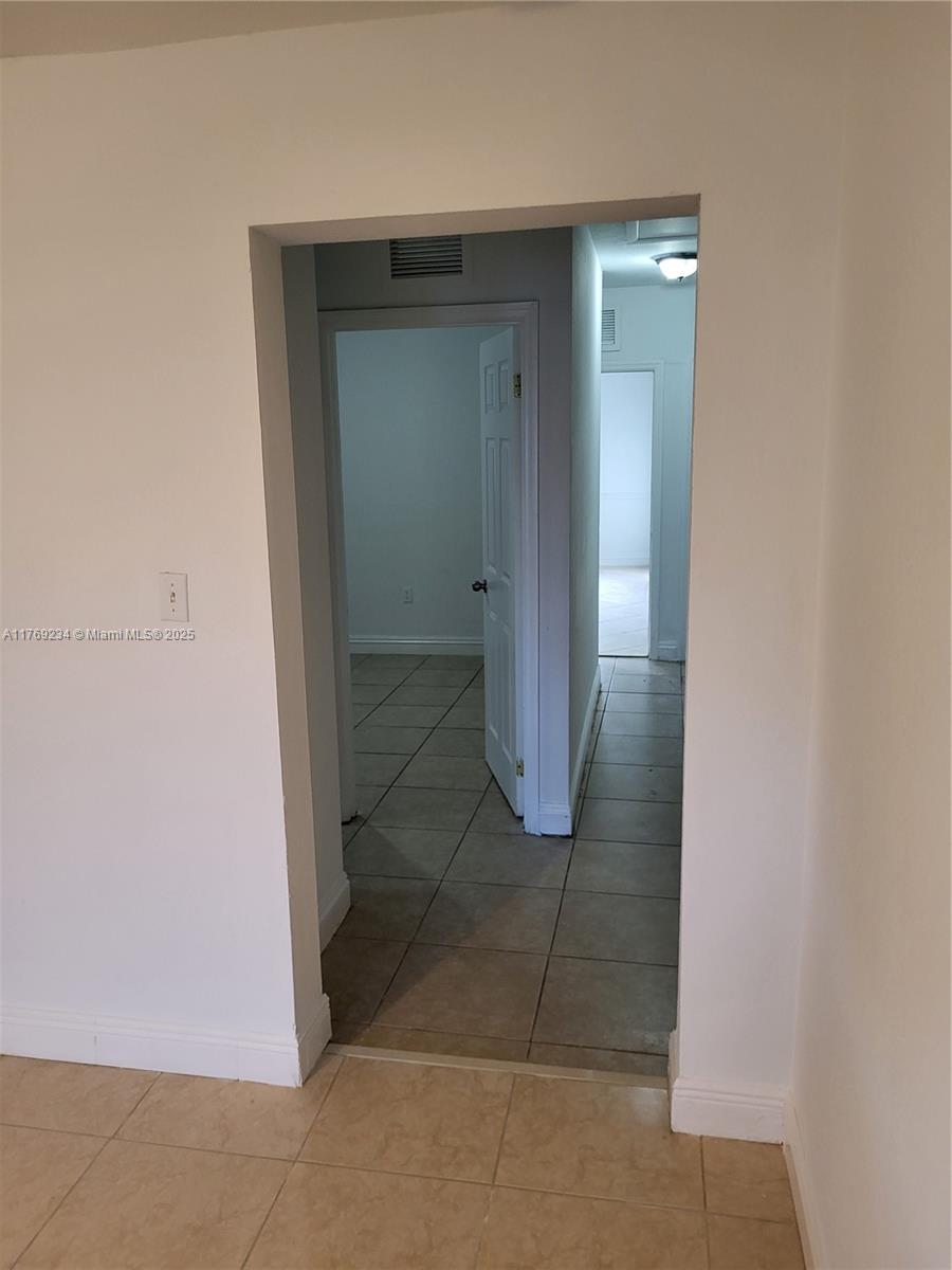 1170 Northeast 185th Street Miami, FL 33179 - Photo 5 of 25