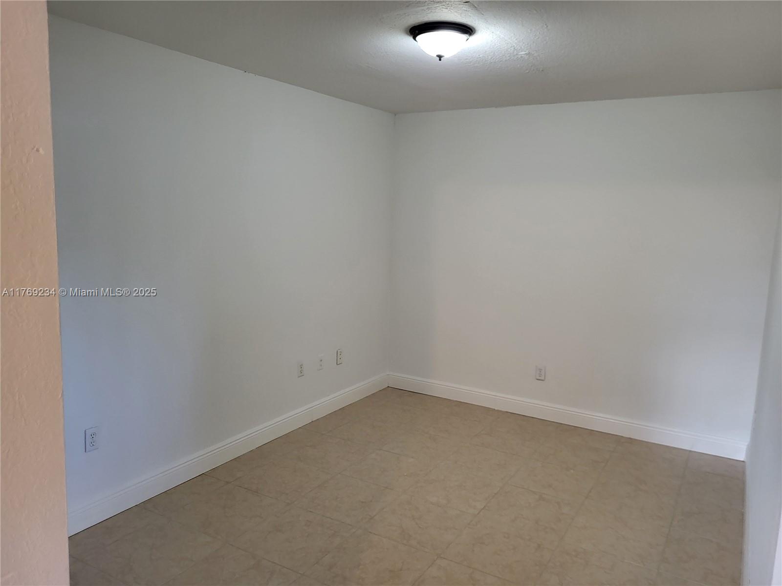 1170 Northeast 185th Street Miami, FL 33179 - Photo 6 of 25