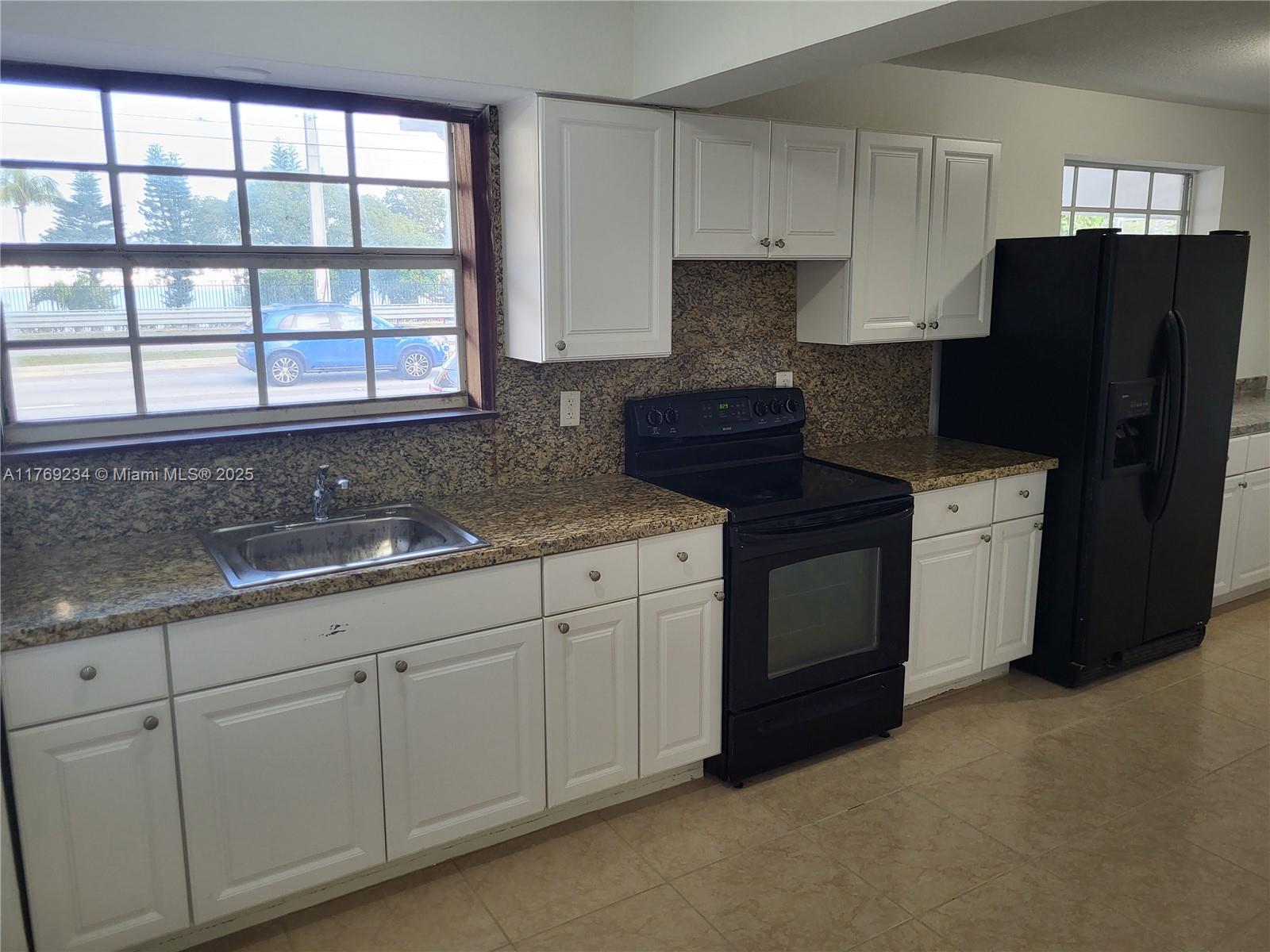 1170 Northeast 185th Street Miami, FL 33179 - Photo 9 of 25