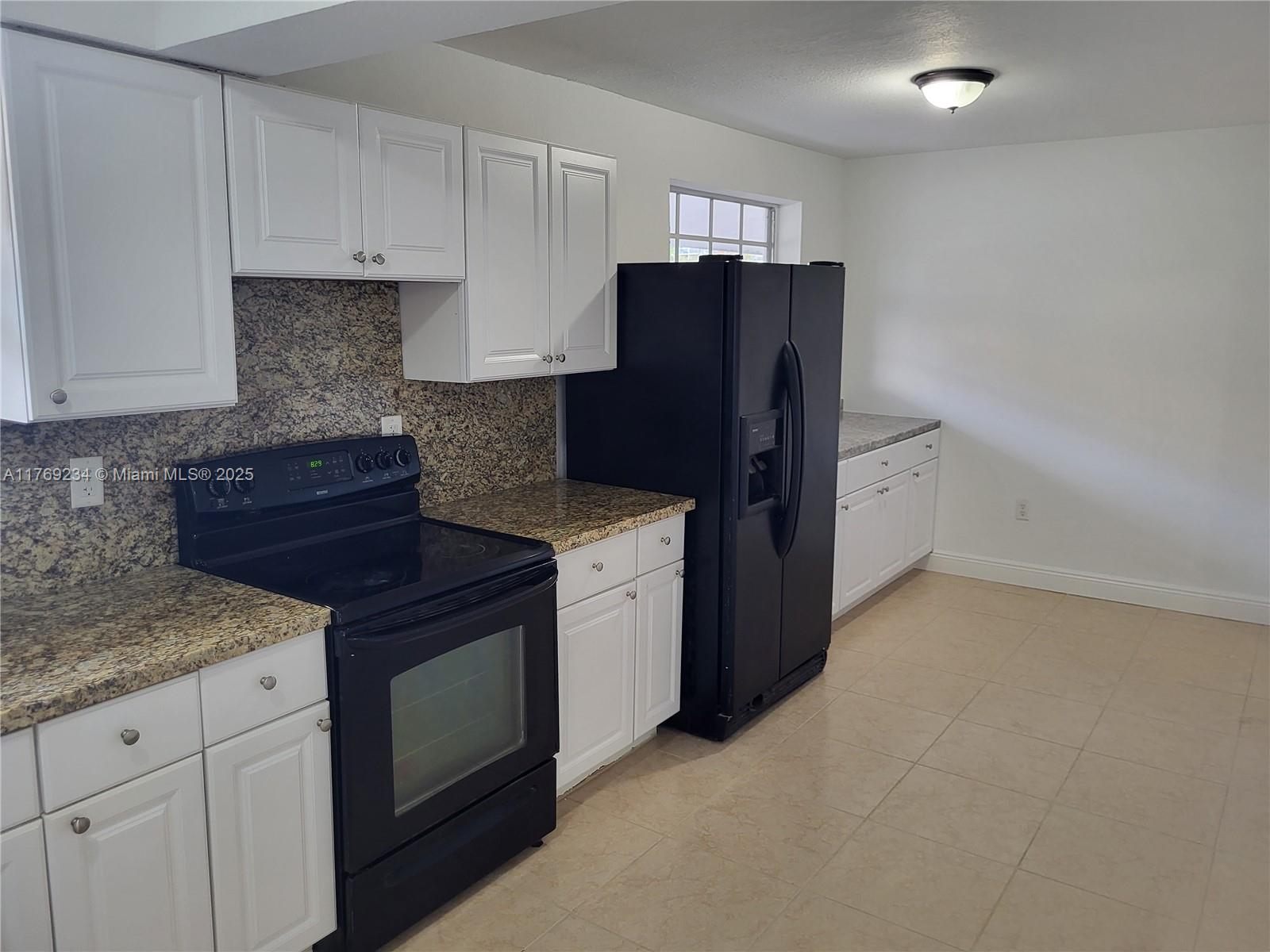 1170 Northeast 185th Street Miami, FL 33179 - Photo 10 of 25