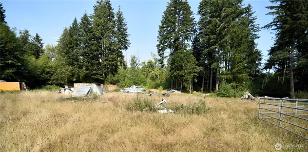 $899,950 | 961 Northeast Snowcap Drive, Tahuya, WA 98588