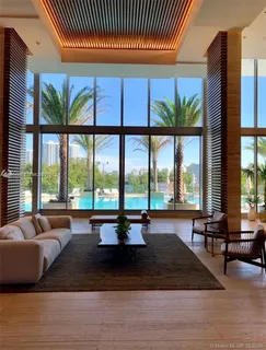 $5,700 | 16385 Biscayne Boulevard, Unit 621, North Miami Beach, FL 33160