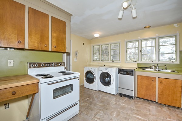 65 Woodland Road Concord, MA 01742 - Photo 8 of 21 Gallery Image 8