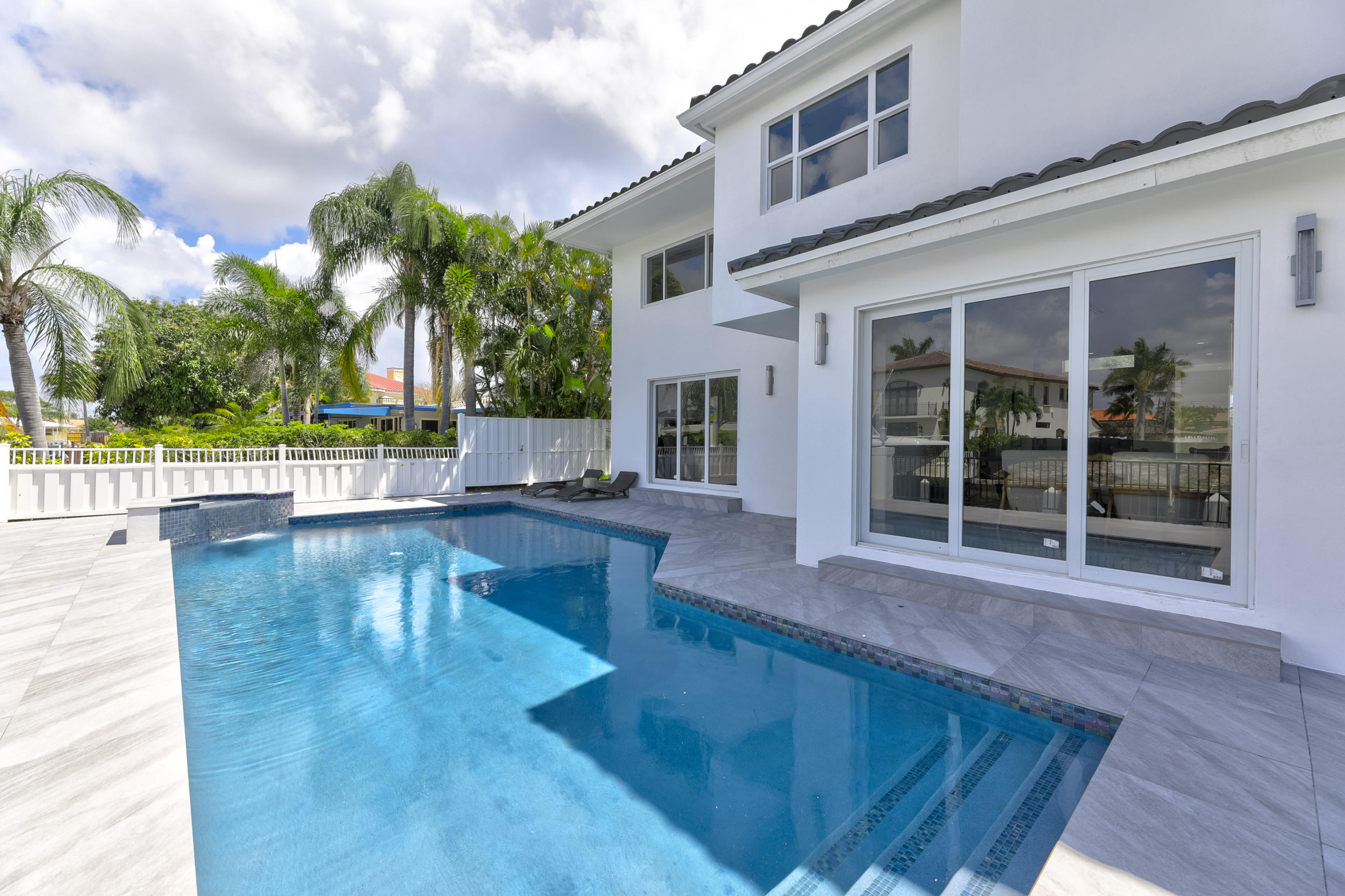 4921 Northeast 28th Avenue Lighthouse Point, FL 33064 - Photo 4 of 106 POOL 3