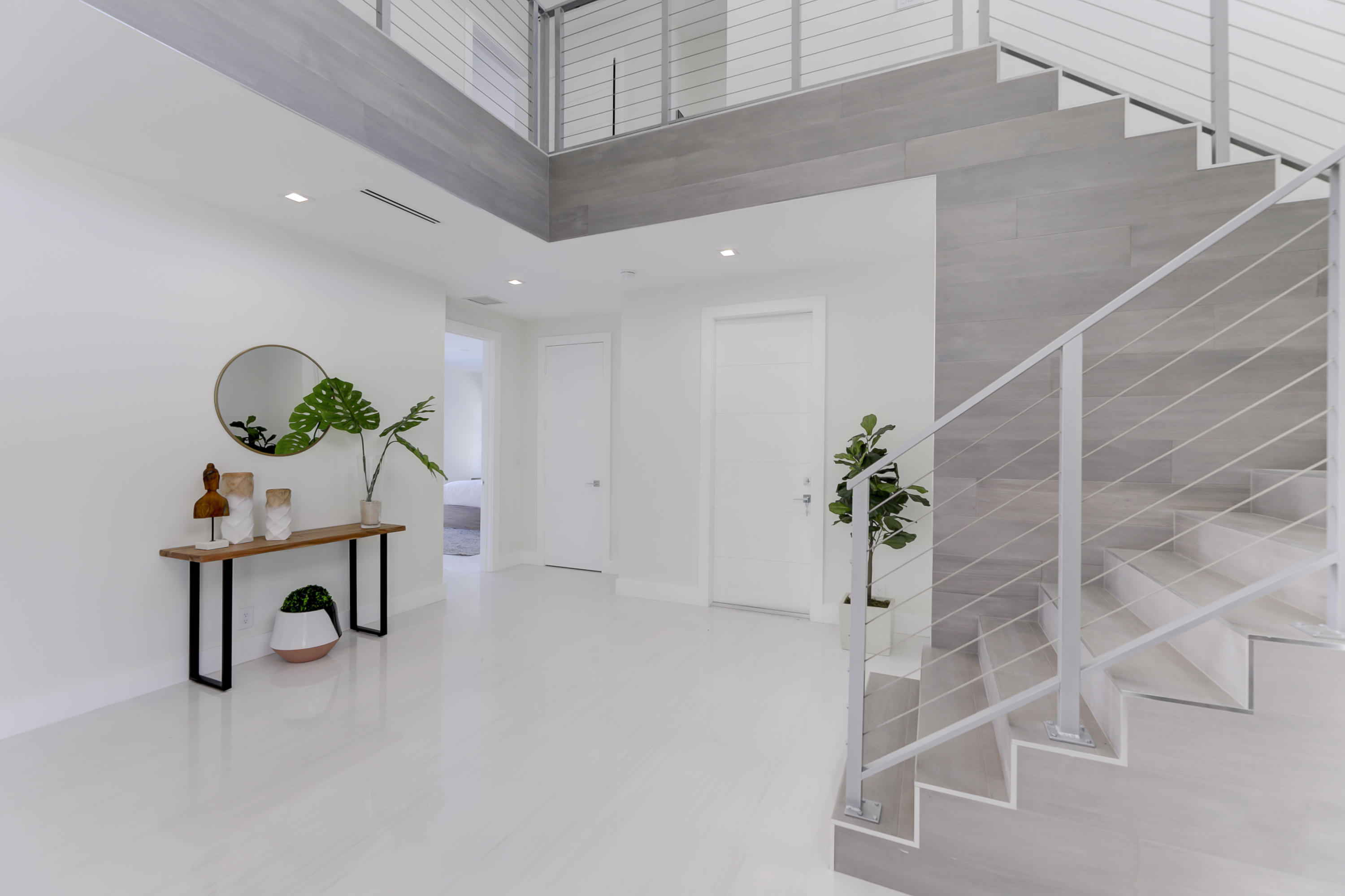 4921 Northeast 28th Avenue Lighthouse Point, FL 33064 - Photo 10 of 106 FOYER
