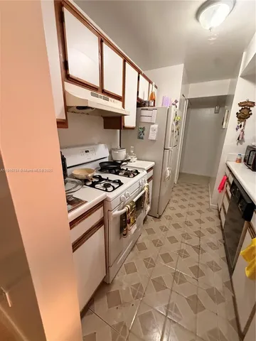 $2,025 | 15340 Southwest 106th Terrace, Unit 802, Miami, FL 33196