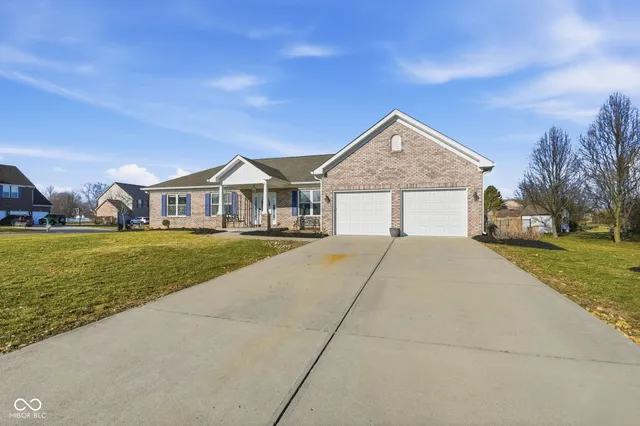 $420,000 | 4736 West Harvest Way, New Palestine, IN 46163