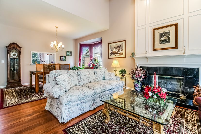 1670 Maple Creek Court Rochester, MI 48306 - Photo 8 of 43 31352779-7.JPG