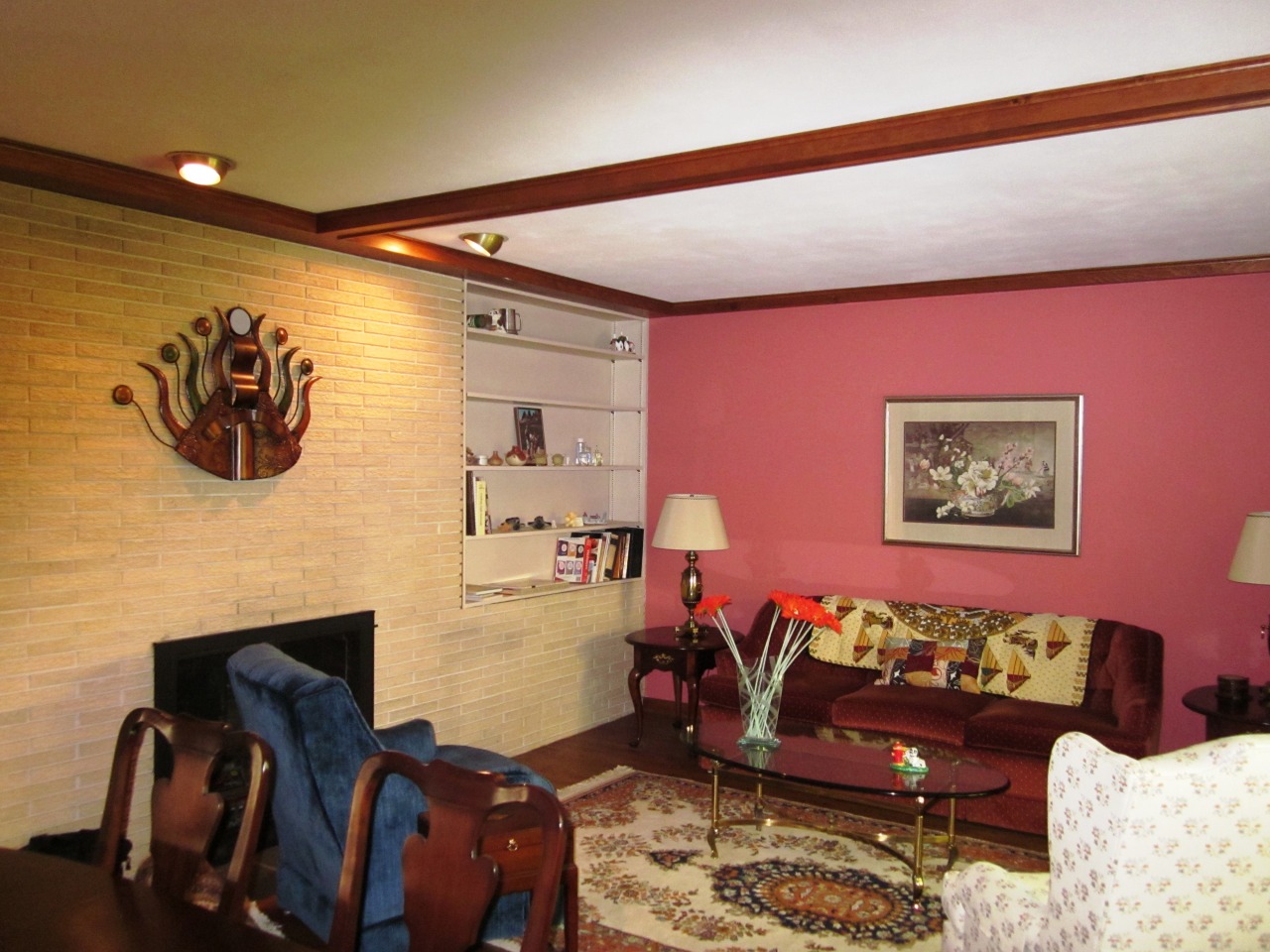 70 Ridgeway Avenue Pittsfield, MA 01201 - Photo 6 of 16 Living room