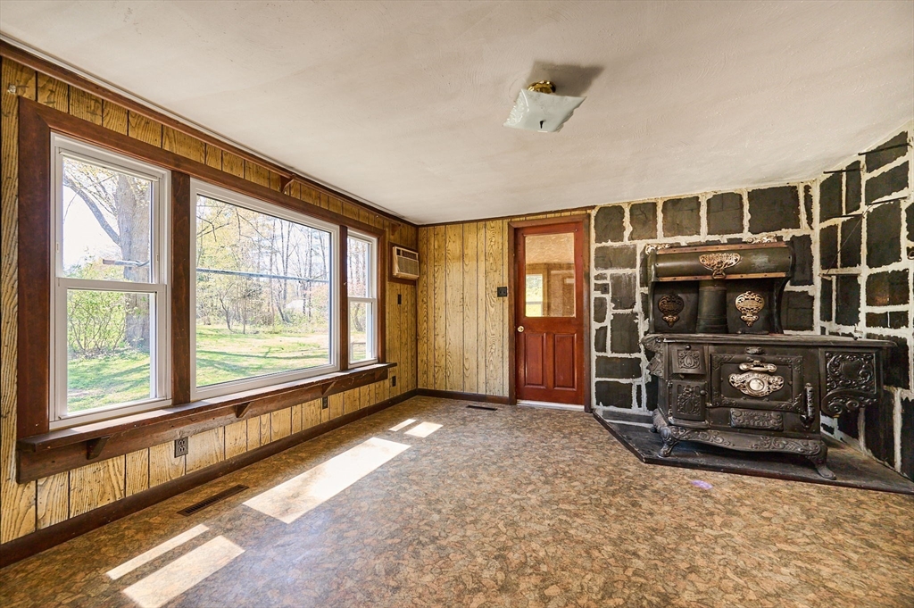 7 Pine Valley Road Northampton, MA 01062 - Photo 5 of 33 Gallery Image 5