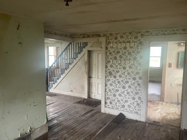 $130,000 | 722 Farmington Road, Strong, ME 04983