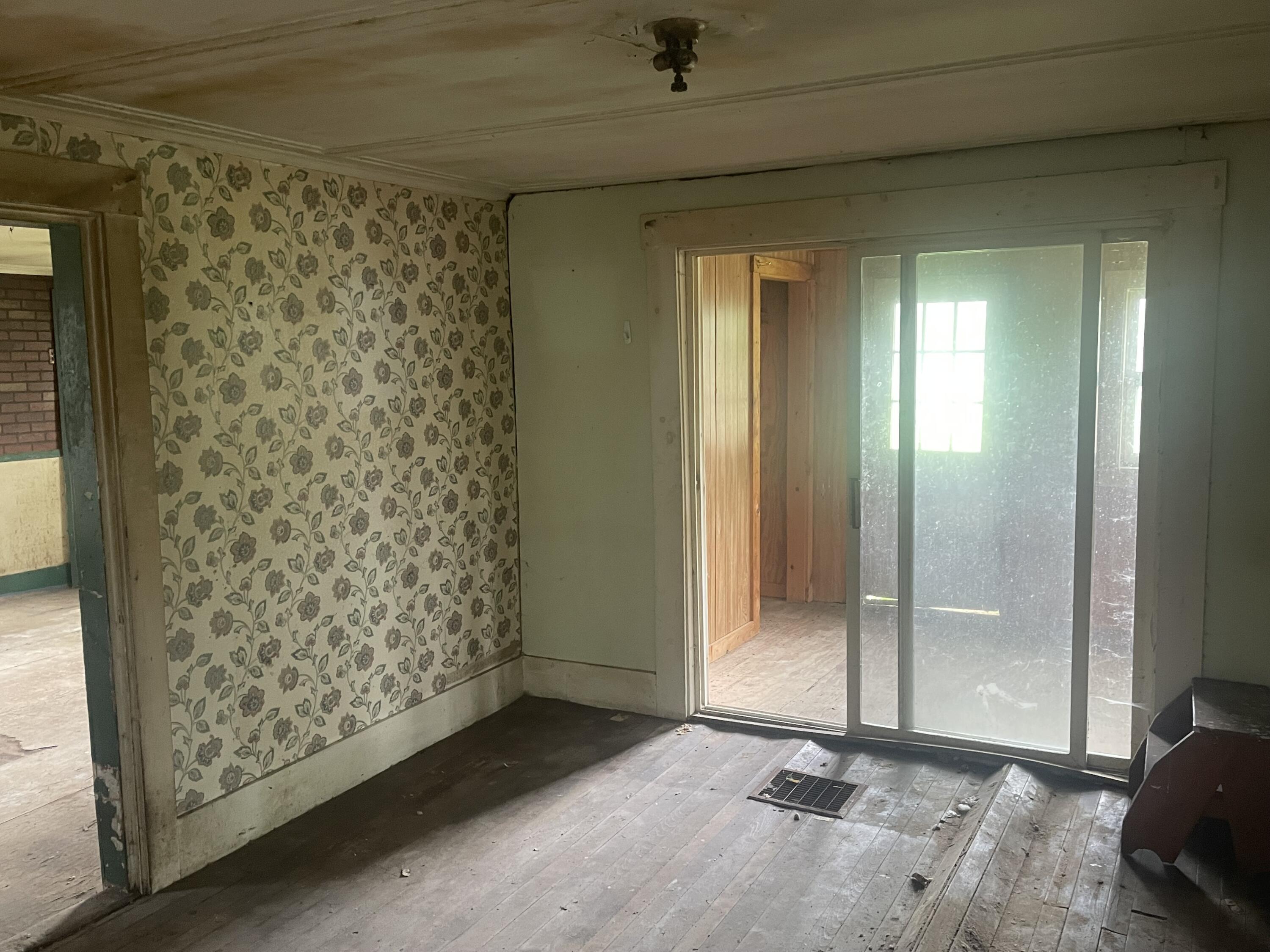 722 Farmington Road Strong, ME 04983 - Photo 13 of 27 IMG_7532