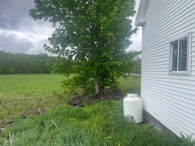 $130,000 | 722 Farmington Road, Strong, ME 04983