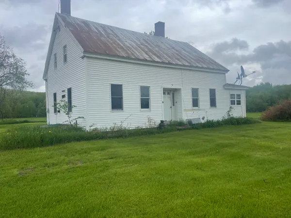 $130,000 | 722 Farmington Road, Strong, ME 04983