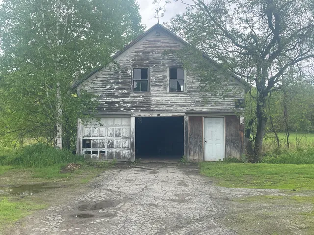 $130,000 | 722 Farmington Road, Strong, ME 04983