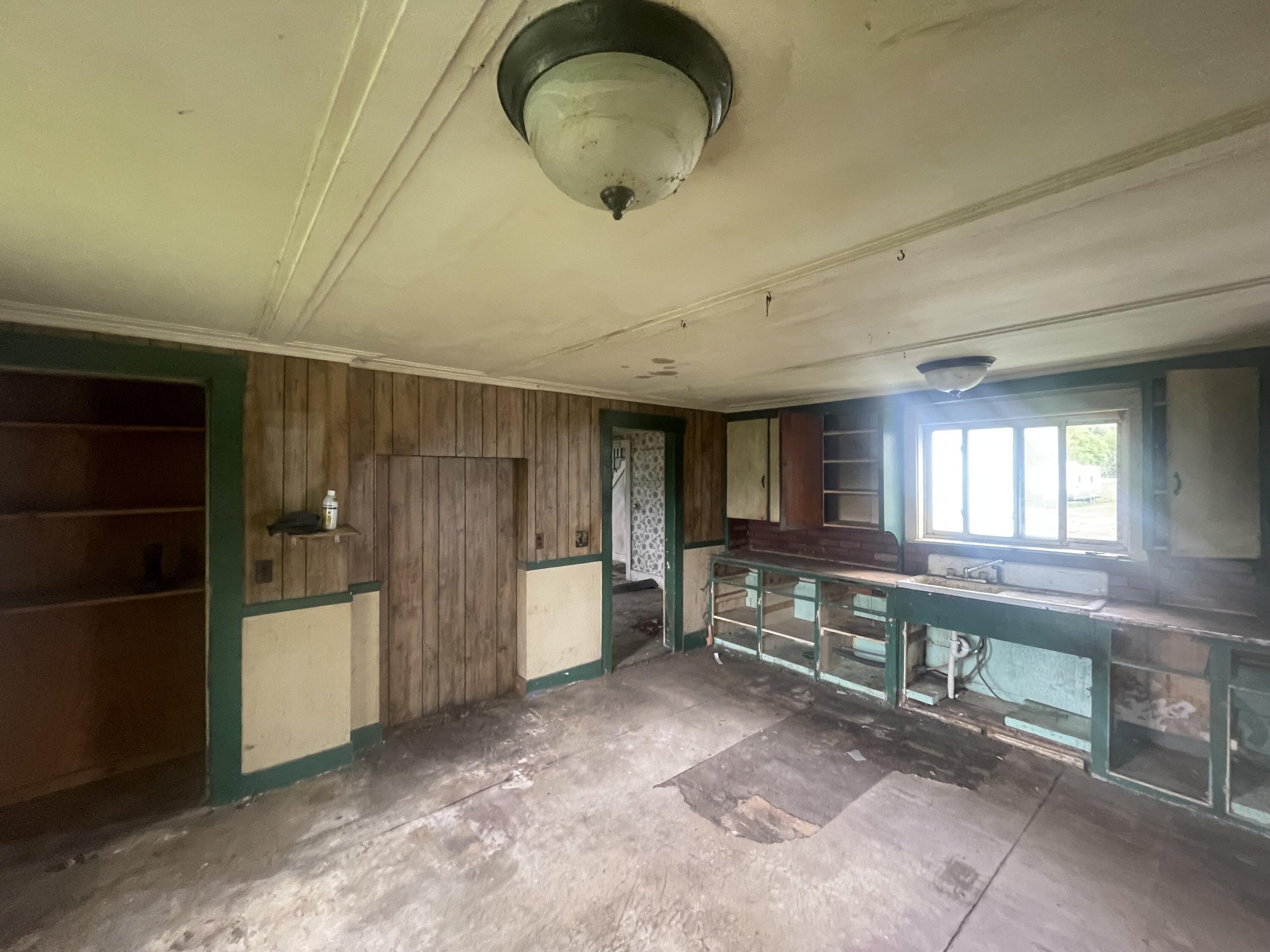 722 Farmington Road Strong, ME 04983 - Photo 8 of 27 IMG_7515