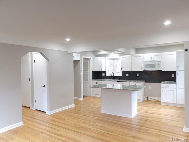 8331 Rosedale Boulevard Allen Park, MI 48101 - Photo 9 of 45 ALL LED RECESSED LIGHTS!