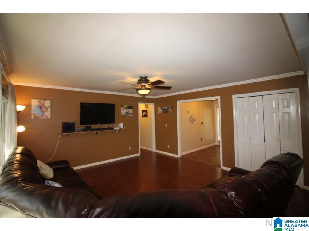 306 Linden Street Southwest Hartselle, AL 35640 - Photo 3 of 32