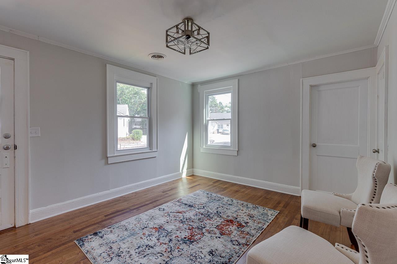 804 Perry Road Greenville, SC 29609 - Photo 5 of 30