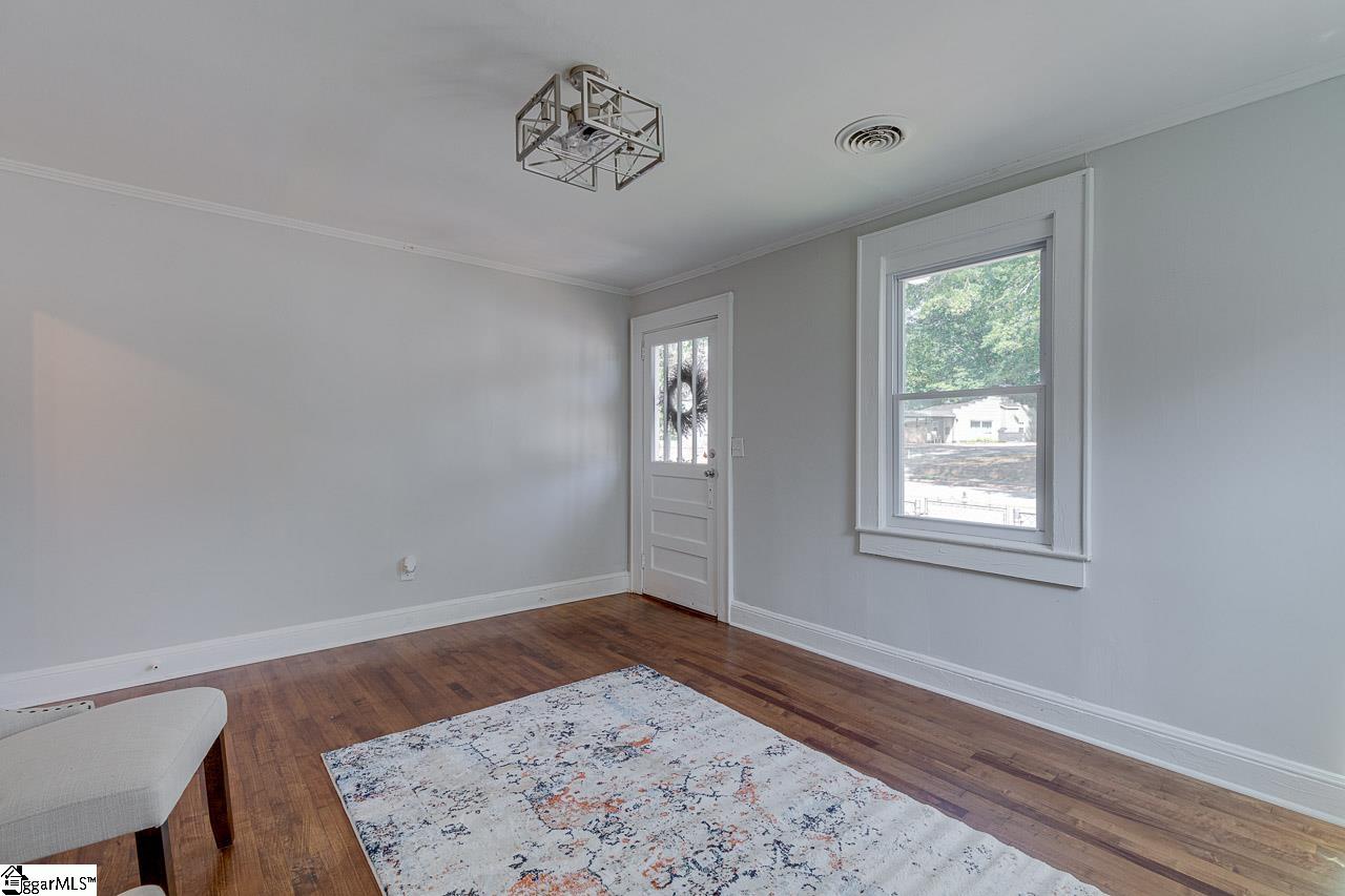 804 Perry Road Greenville, SC 29609 - Photo 6 of 30