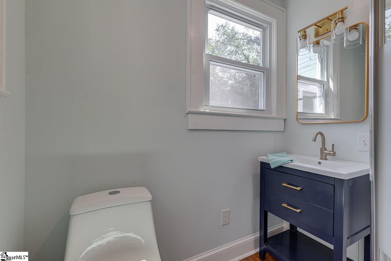 804 Perry Road Greenville, SC 29609 - Photo 8 of 30