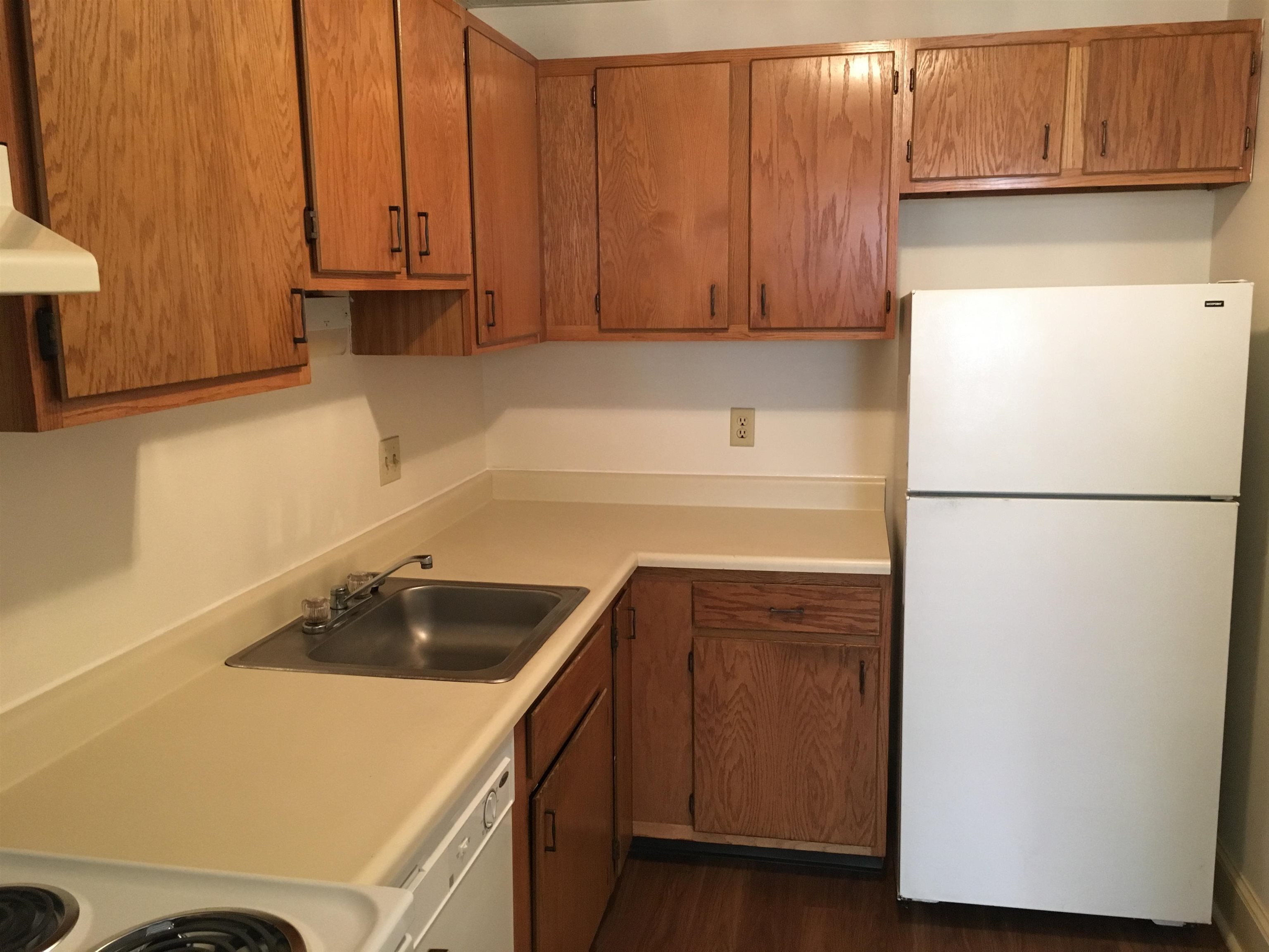 610 Union Street, Unit 104 Manchester, NH 03104 - Photo 9 of 44