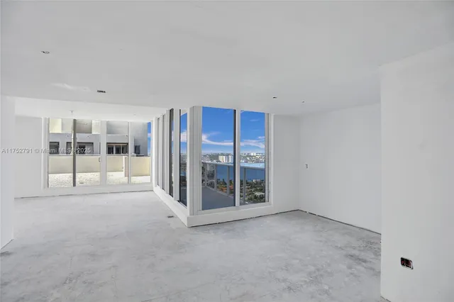 $2,650,000 | 19111 Collins Avenue, Unit PH4, Sunny Isles Beach, FL 33160