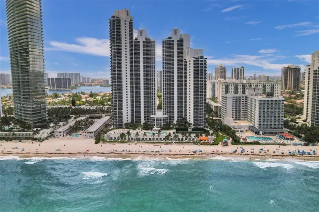 $2,650,000 | 19111 Collins Avenue, Unit PH4, Sunny Isles Beach, FL 33160