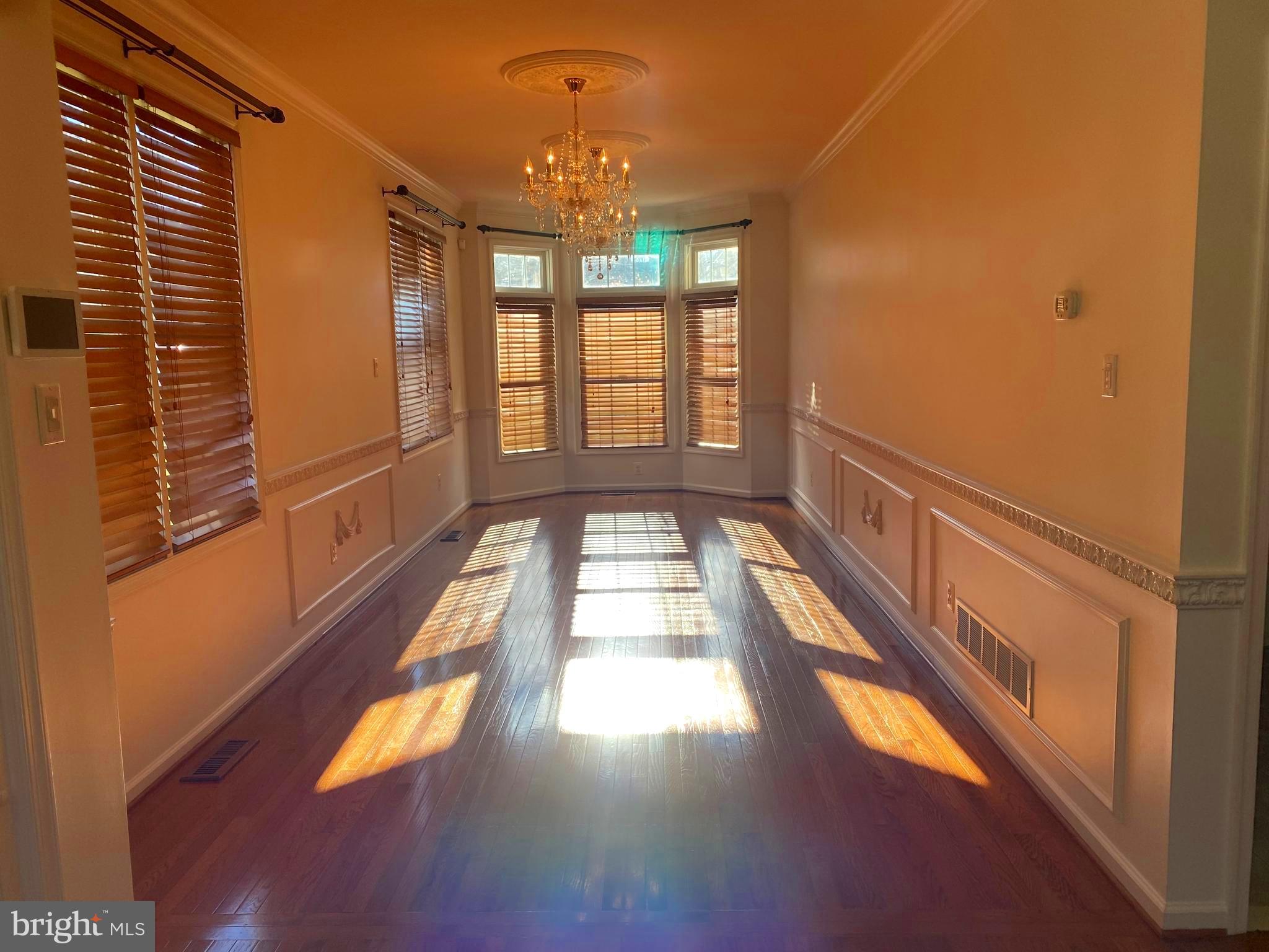 405 Byberry Road Philadelphia, PA 19116 - Photo 8 of 43 Living Room
