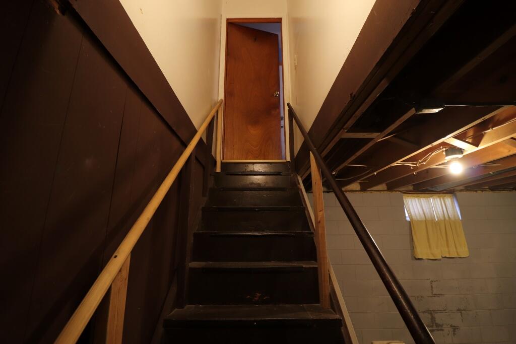 629 Superior Street Michigan City, IN 46360 - Photo 27 of 35 a view of entryway