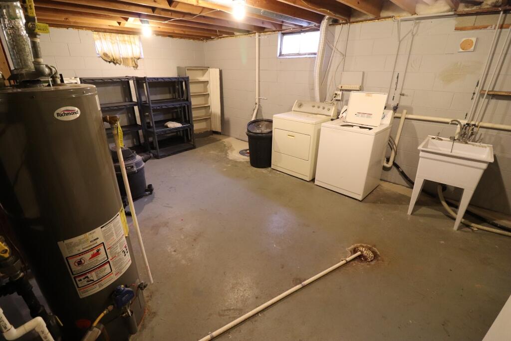 629 Superior Street Michigan City, IN 46360 - Photo 32 of 35