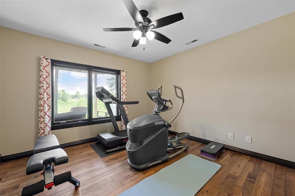 2080 Dows Street Ely, IA 52227 - Photo 36 of 48 Gallery Image 36