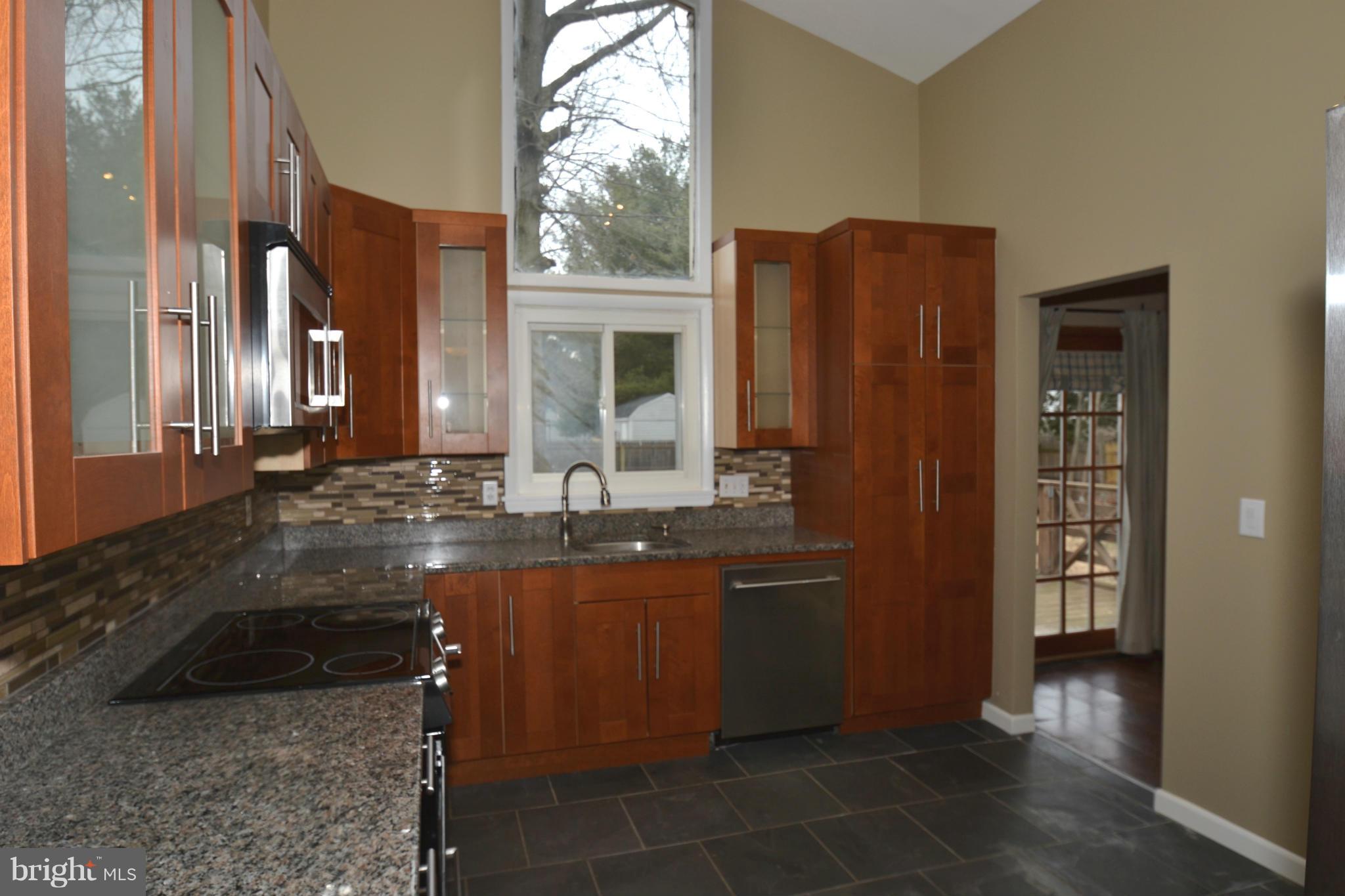 17408 Collier Way Poolesville, MD 20837 - Photo 11 of 27 Kitchen