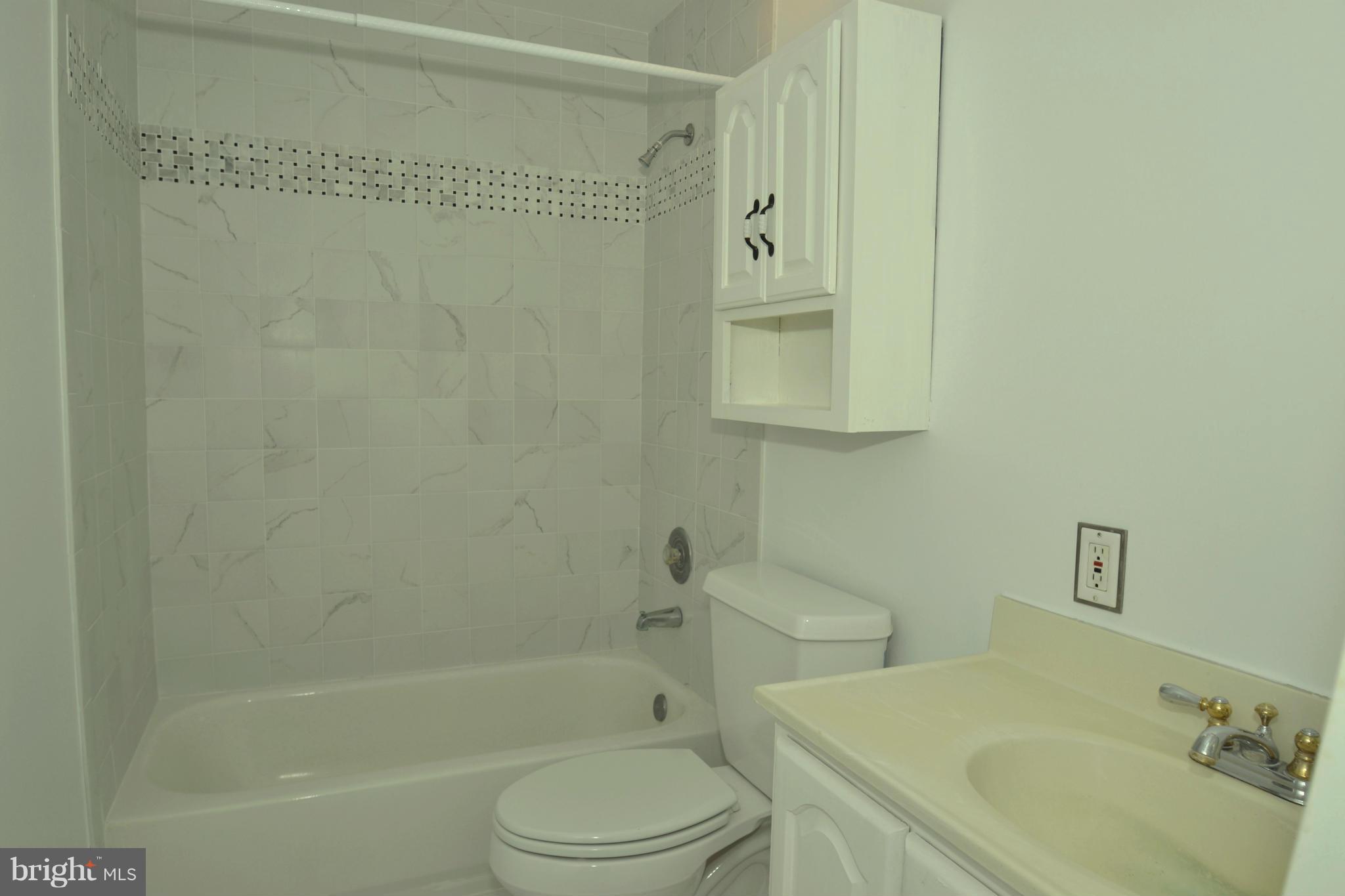 17408 Collier Way Poolesville, MD 20837 - Photo 17 of 27 Bath (Master)