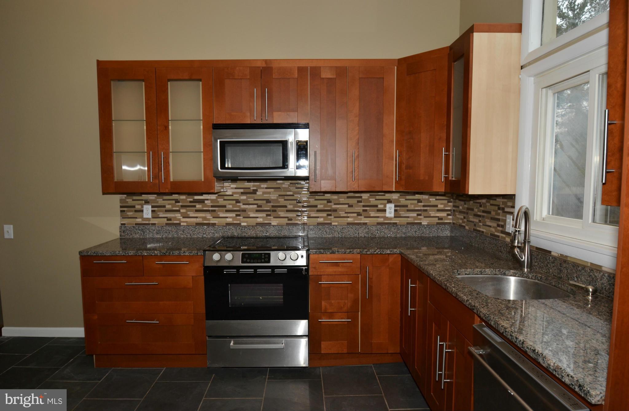 17408 Collier Way Poolesville, MD 20837 - Photo 8 of 27 Kitchen