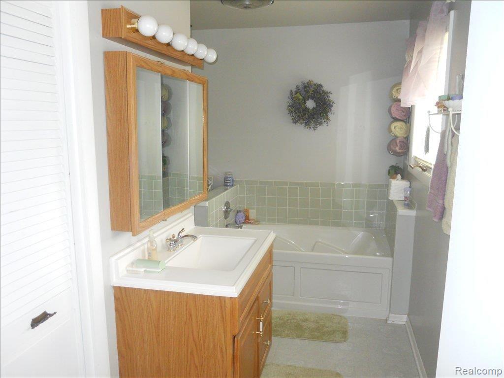 403 East Peck Road Peck, MI 48466 - Photo 12 of 19 MASTER BATH