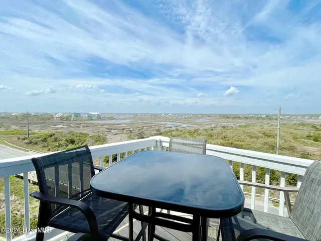 $1,050,000 | 206 Goldsboro Drive, North Topsail Beach, NC 28460