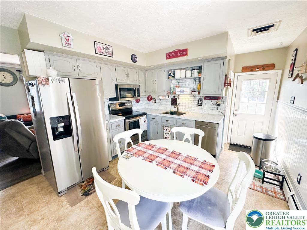 6860 Mill Creek Road Slatington, PA 18080 - Photo 17 of 41 Gallery Image 17