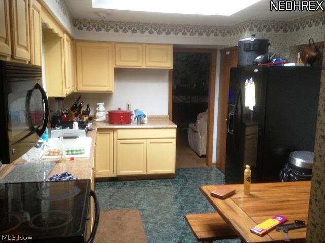 2573 Smith Road Akron, OH 44333 - Photo 6 of 21