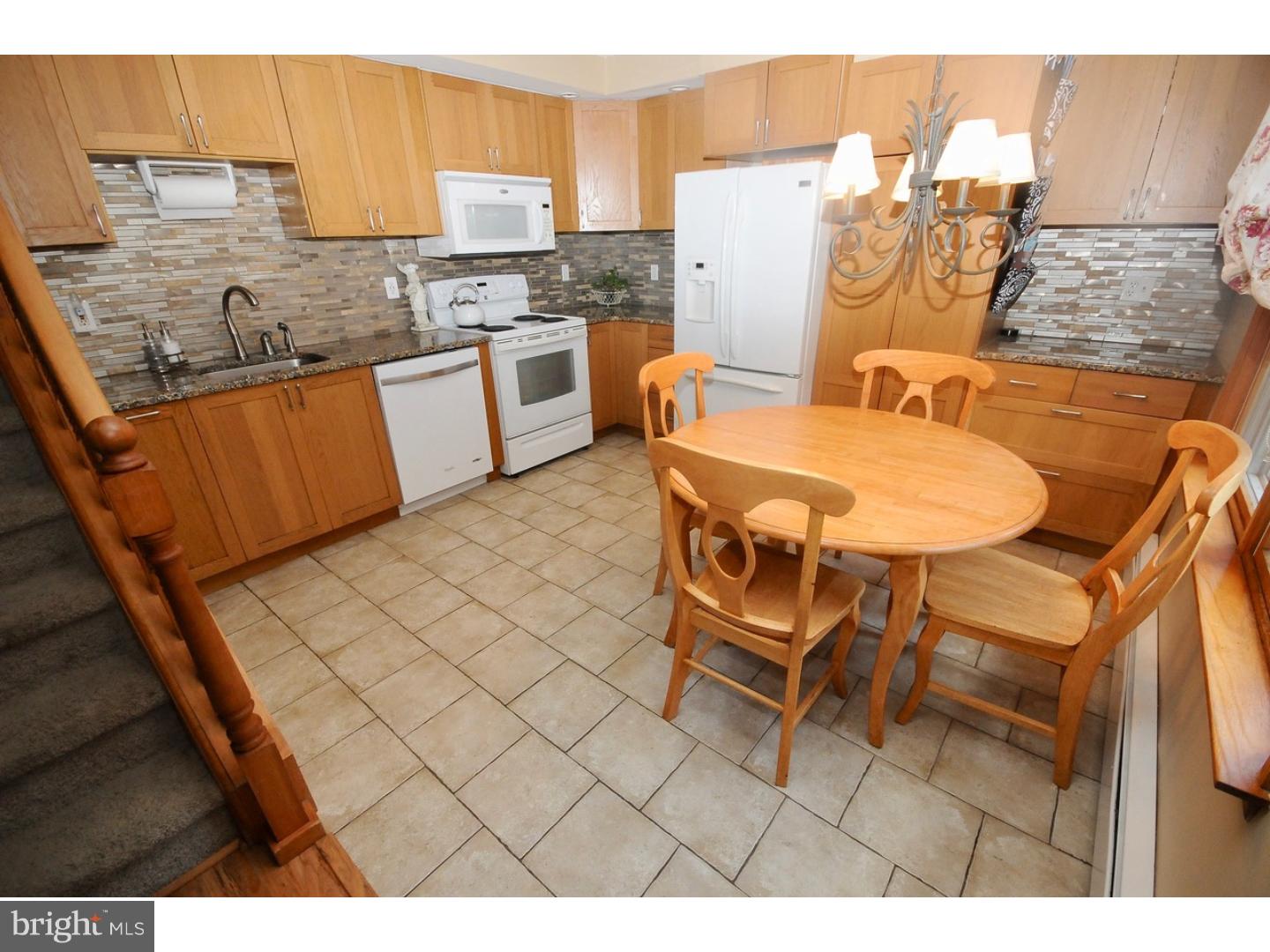323 Larch Road Mount Laurel, NJ 08054 - Photo 3 of 25