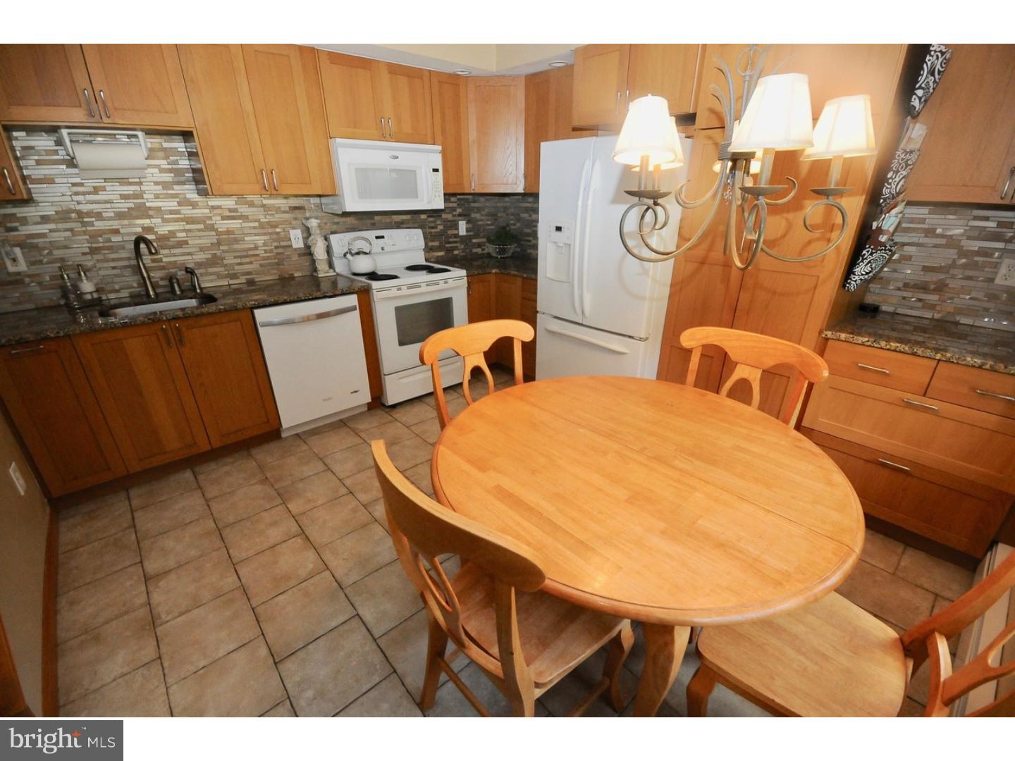 323 Larch Road Mount Laurel, NJ 08054 - Photo 5 of 25